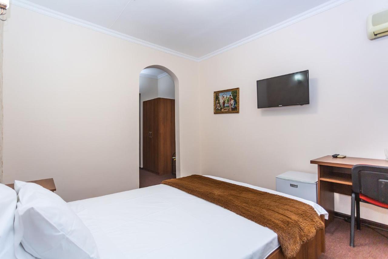 Asson Hotel Termez Buitenkant foto
