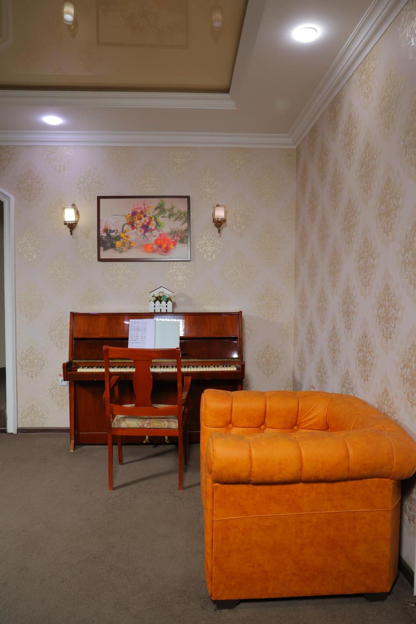 Asson Hotel Termez Buitenkant foto