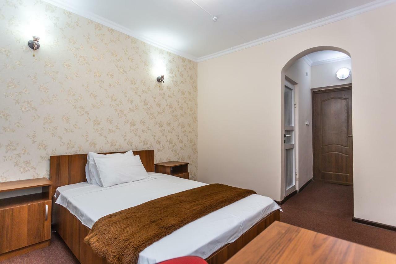 Asson Hotel Termez Buitenkant foto